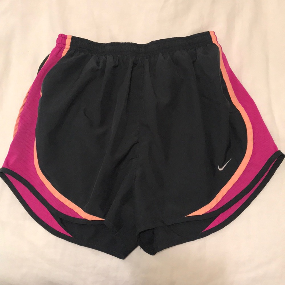 Nike women’s tempo shorts